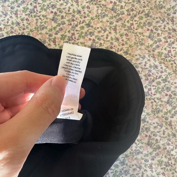 [SOLD] like new  Black - Athleta Headlands Hybrid Tights - Women's - Picture 10 of 11